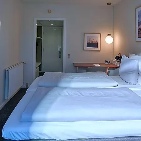 Hotel Fjord 4*